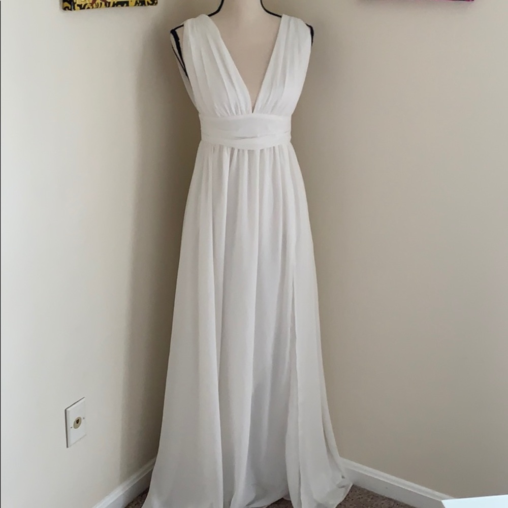 🔥🌷🍷White Dress by LULUS🔥🌸